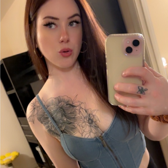 Meet your Posher, Rebecca - Picture 3 of 11